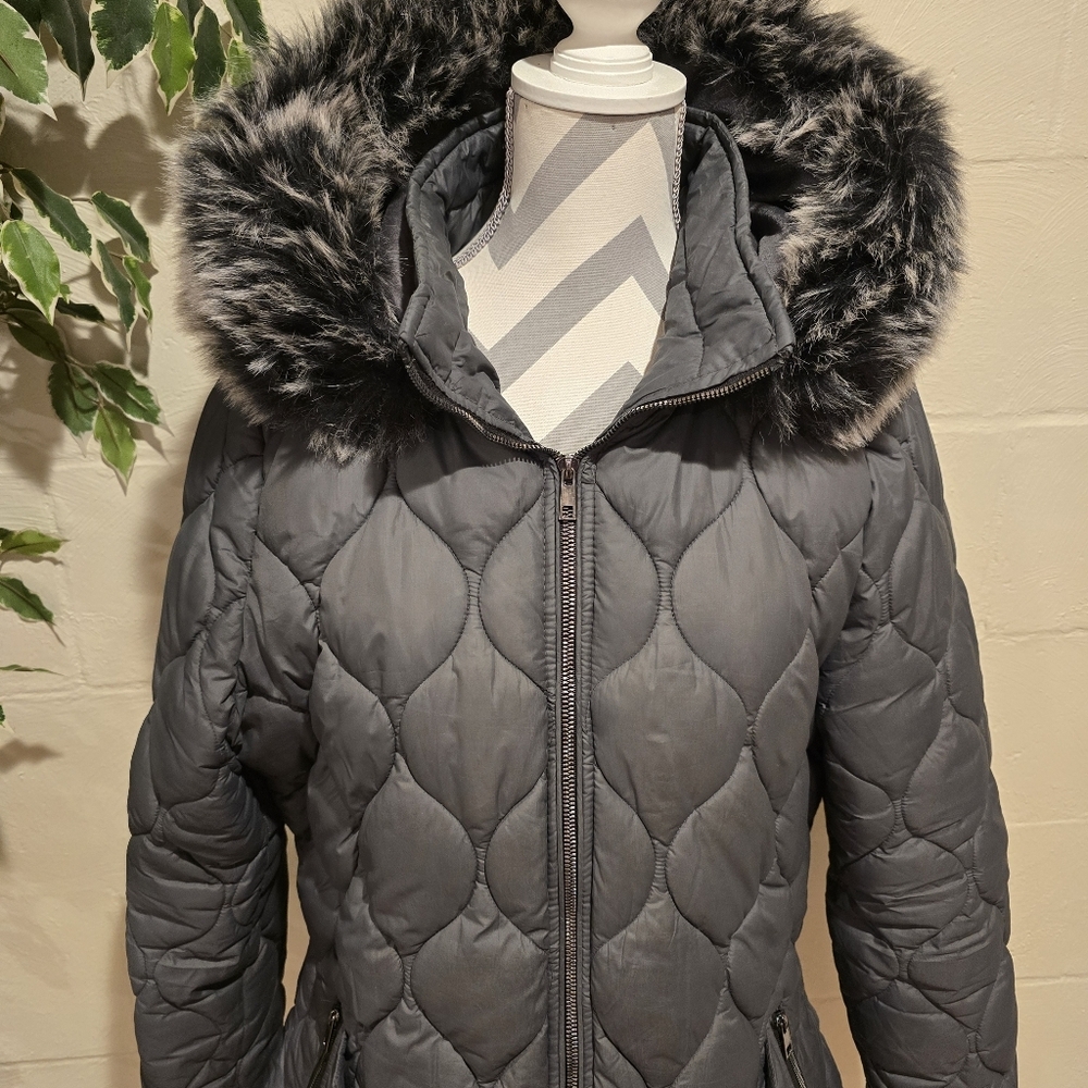 Women's Gray Quilted Puffer Jacket with Faux Fur Hood - Picture 2 of 15